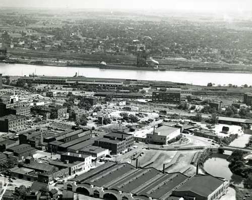 Warehouse District, 1950, courtesy of the Toledo-Lucas County Public Library, obtained from http://images2.toledolibrary.org/.